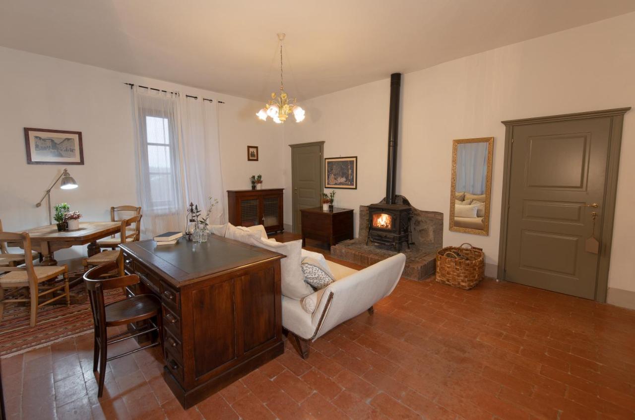Agriturismo Borgo Di Campagna Il Tesoro Torre Alfina 外观 照片