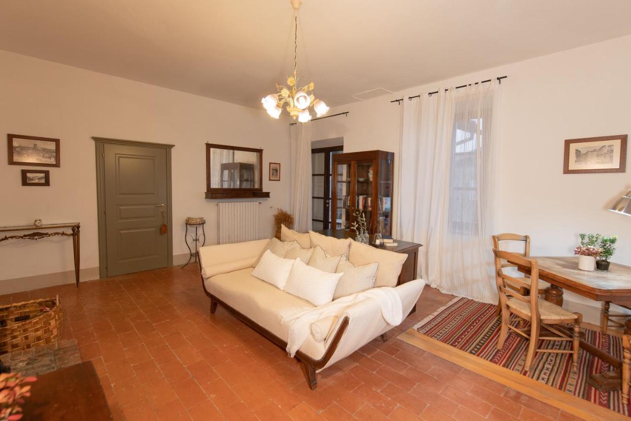 Agriturismo Borgo Di Campagna Il Tesoro Torre Alfina 外观 照片