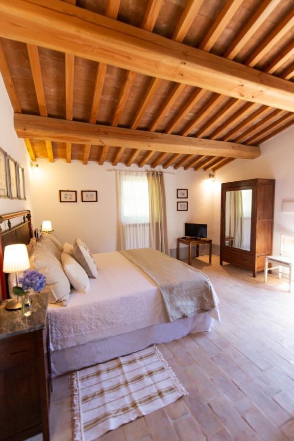Agriturismo Borgo Di Campagna Il Tesoro Torre Alfina 外观 照片