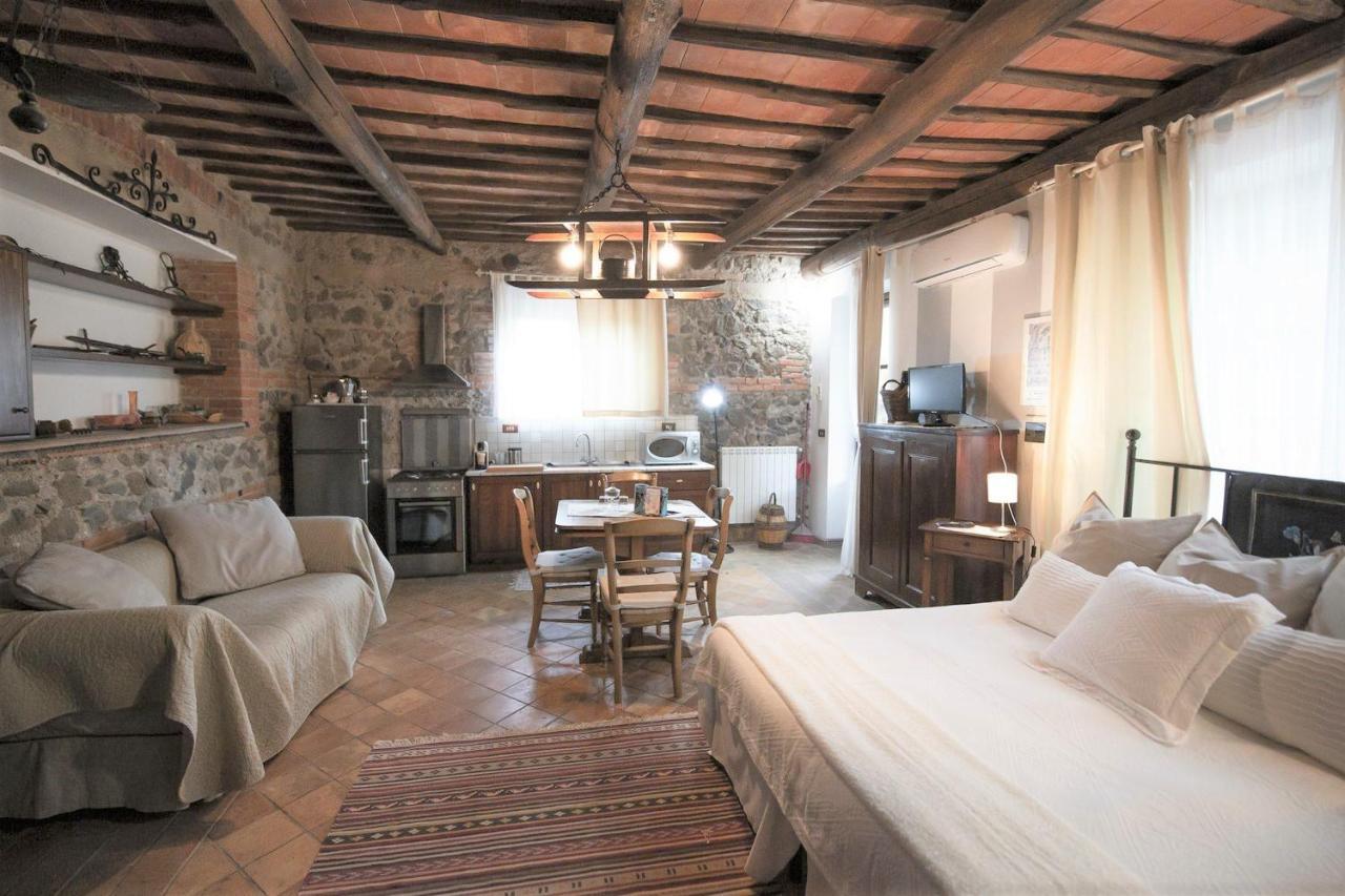 Agriturismo Borgo Di Campagna Il Tesoro Torre Alfina 外观 照片